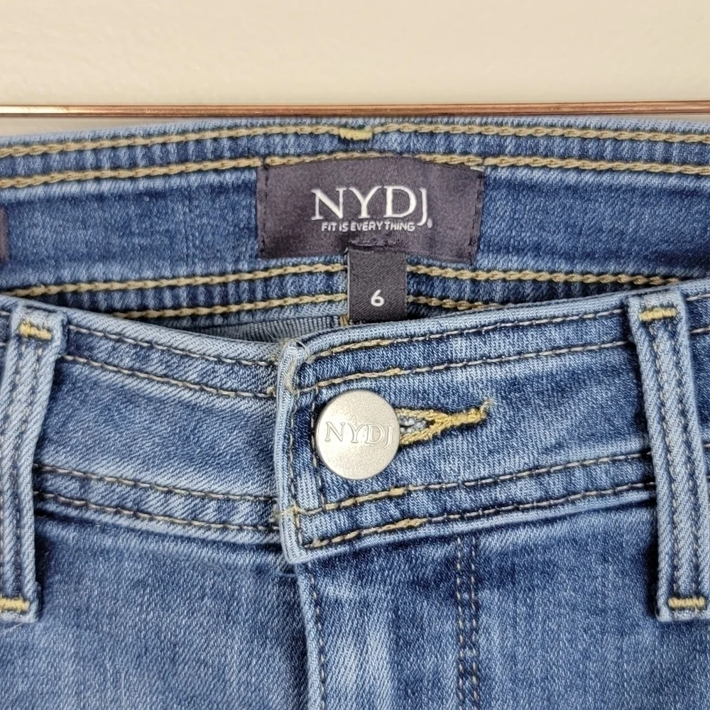 NYDJ Marilyn Straight Leg Cuffed Crop Medium Wash Not Your Daughters Jeans 6